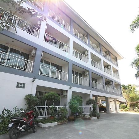 Oyo 75389 Pandora House Hotell Pattaya Exteriör bild