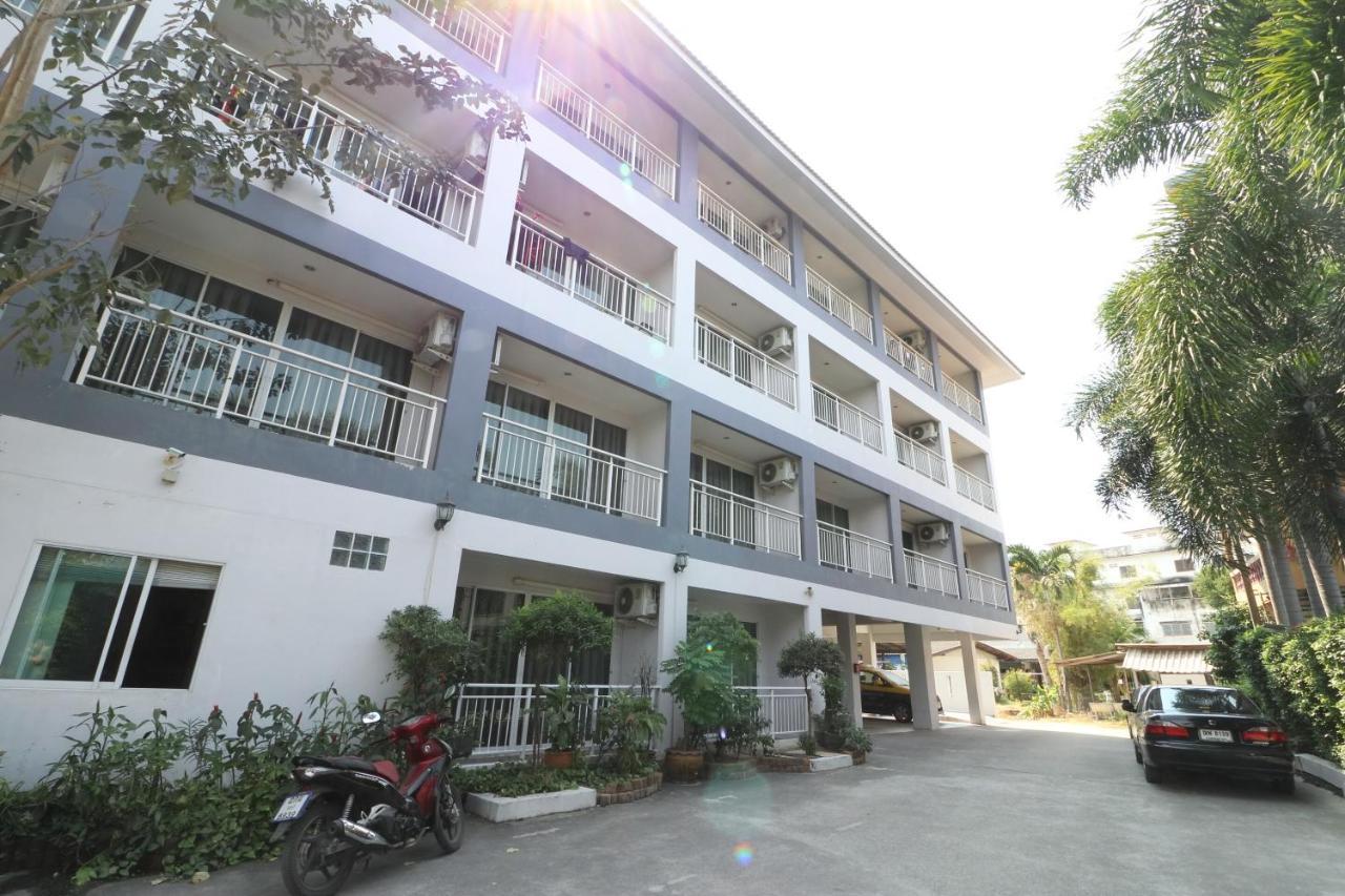 Oyo 75389 Pandora House Hotell Pattaya Exteriör bild