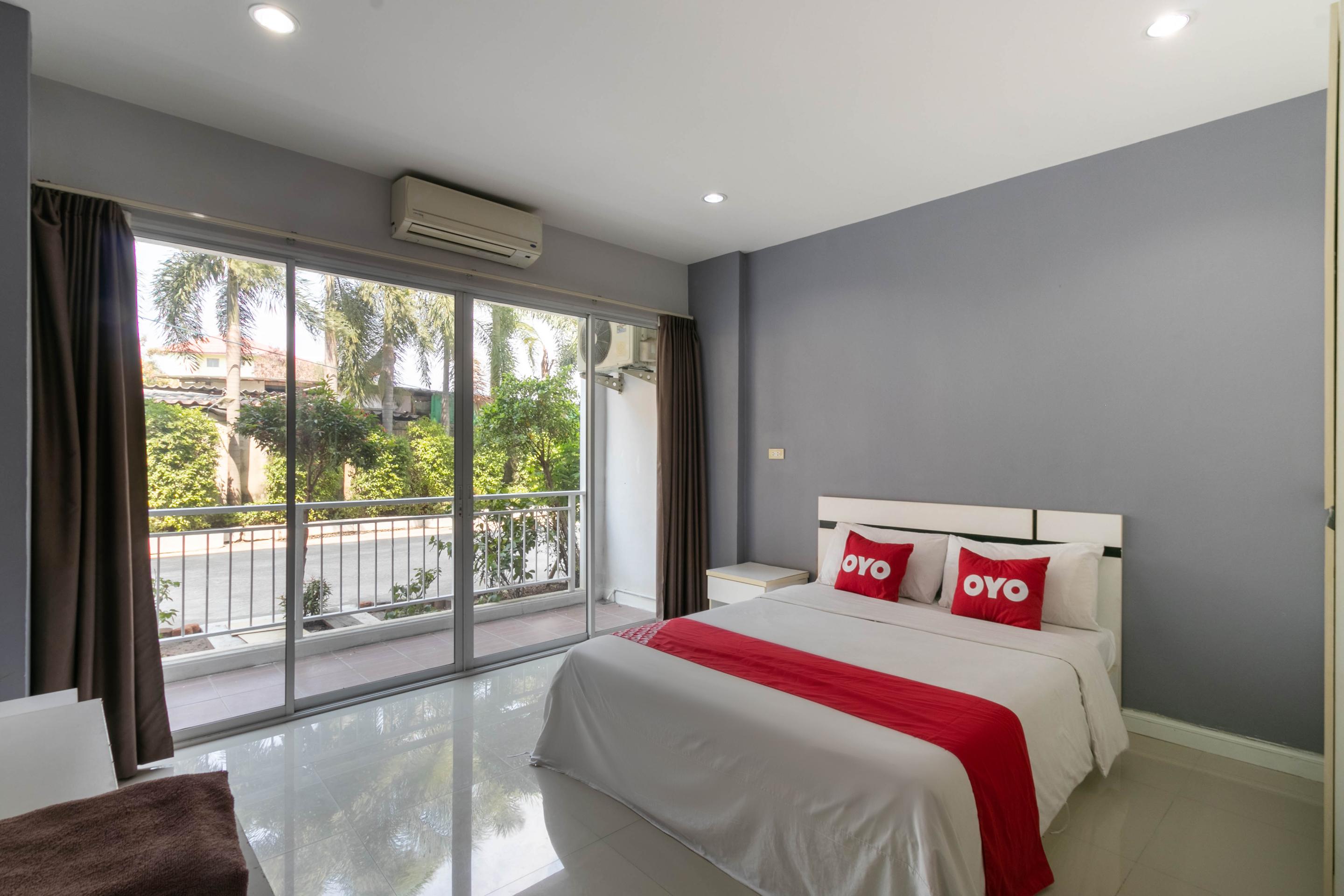 Oyo 75389 Pandora House Hotell Pattaya Exteriör bild