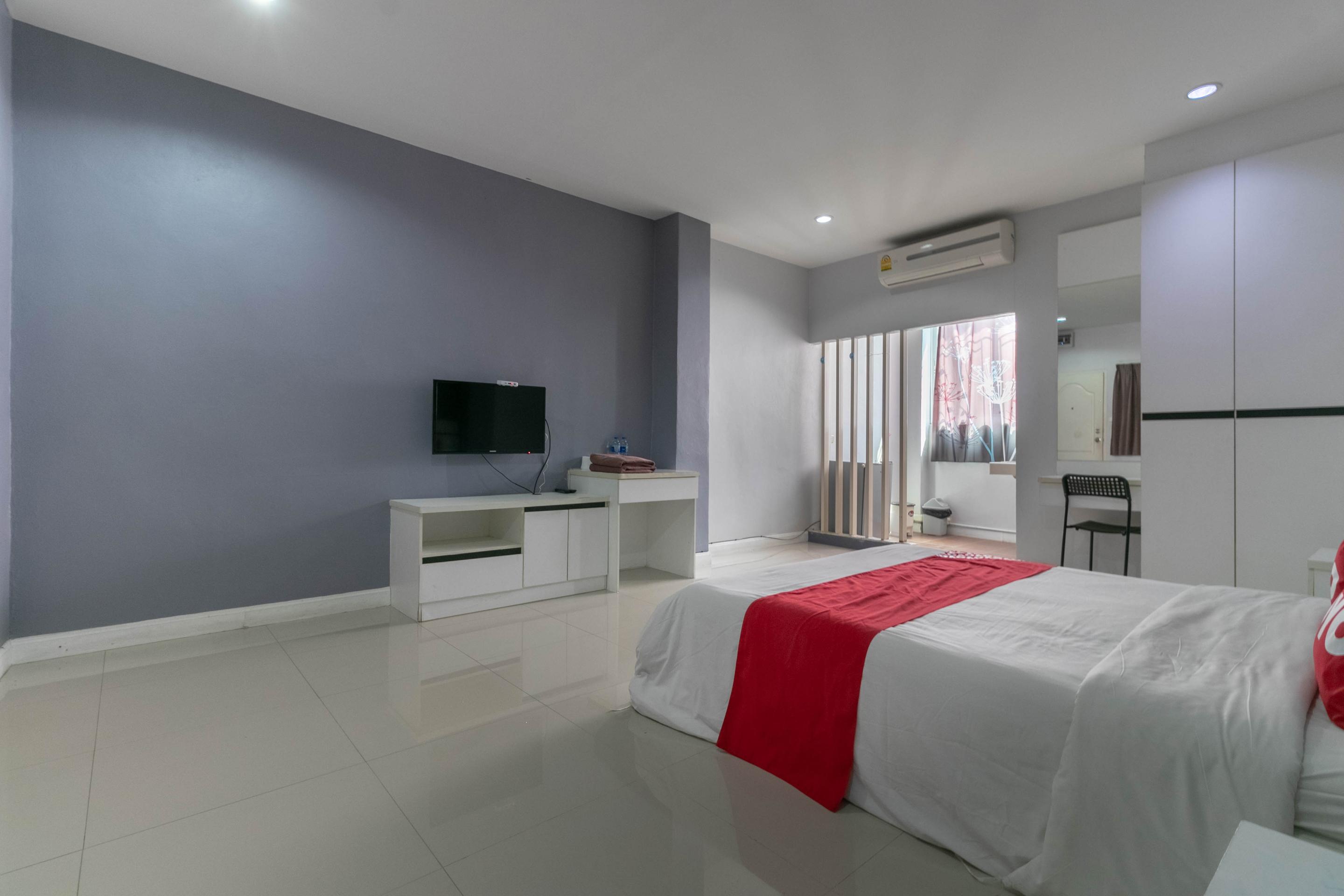 Oyo 75389 Pandora House Hotell Pattaya Exteriör bild