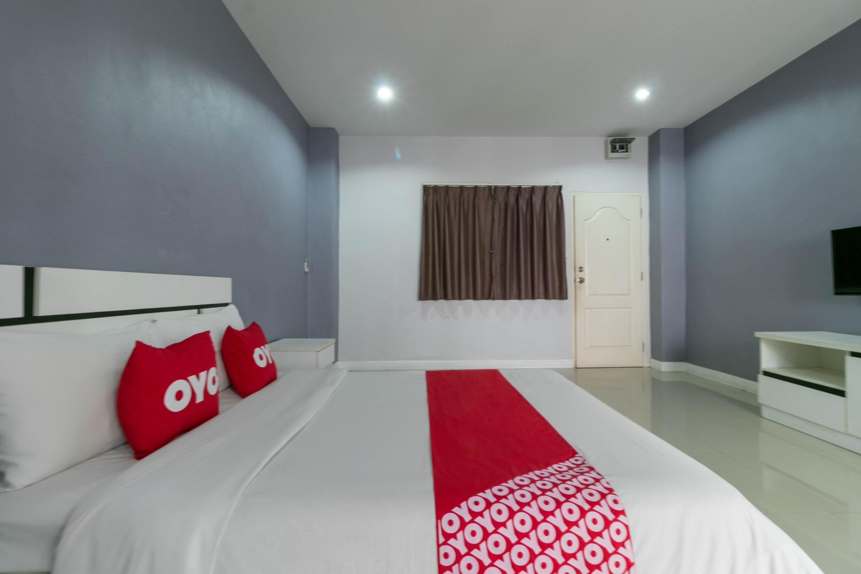 Oyo 75389 Pandora House Hotell Pattaya Exteriör bild