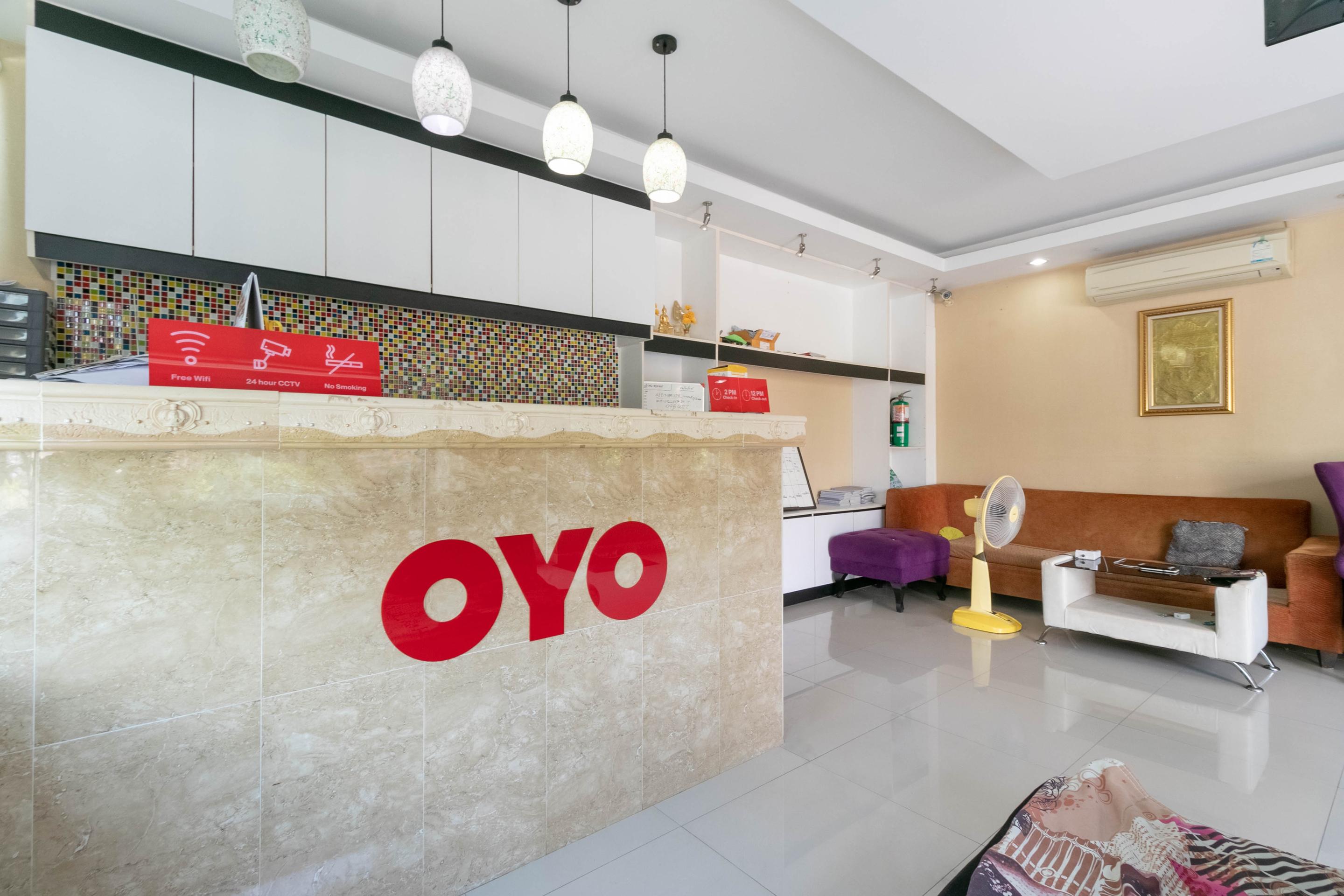 Oyo 75389 Pandora House Hotell Pattaya Exteriör bild