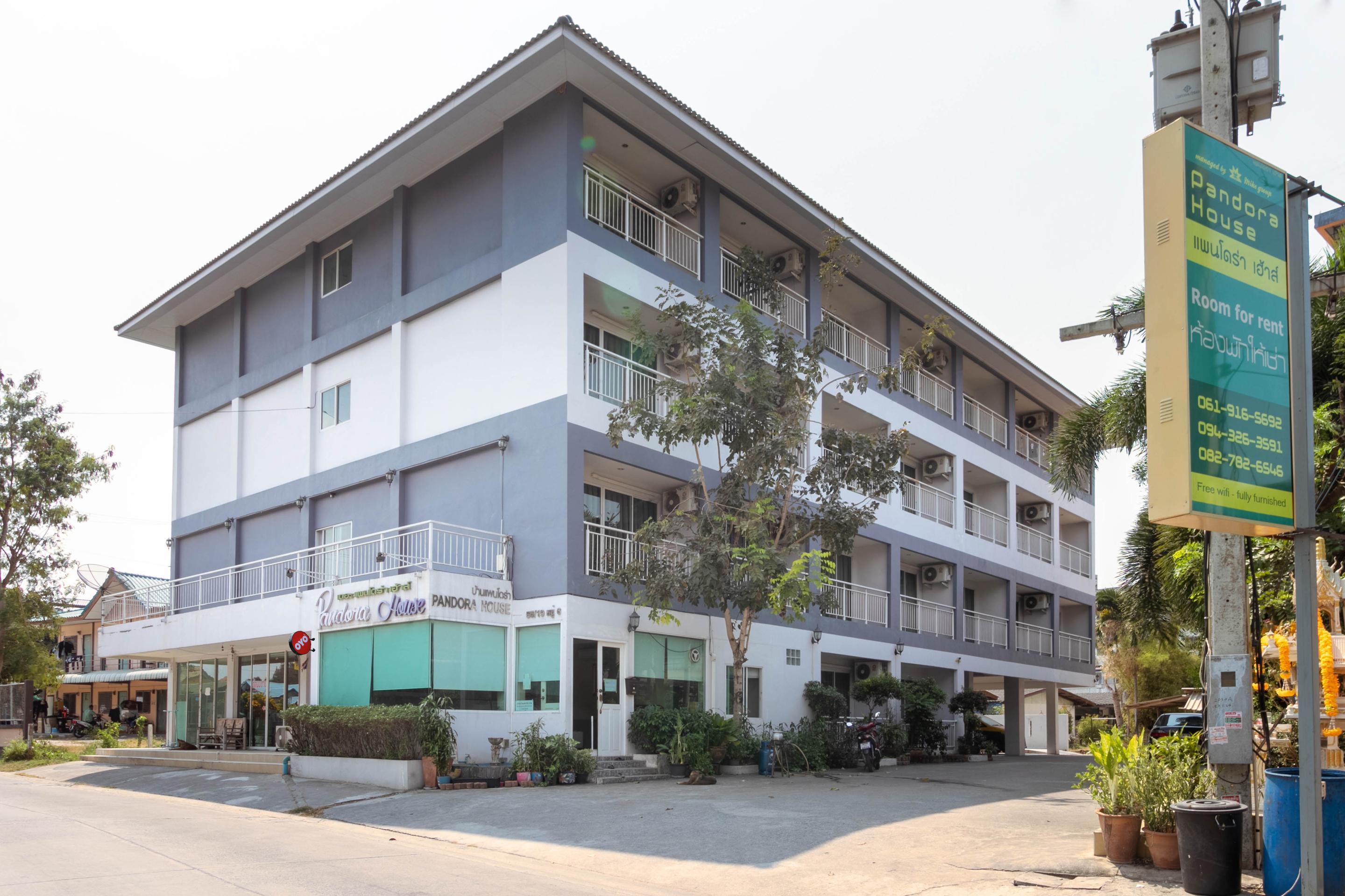 Oyo 75389 Pandora House Hotell Pattaya Exteriör bild