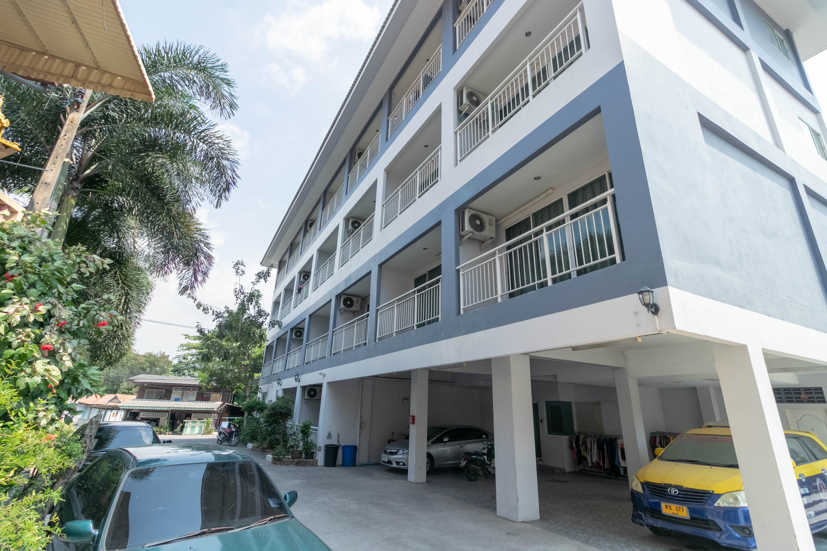 Oyo 75389 Pandora House Hotell Pattaya Exteriör bild
