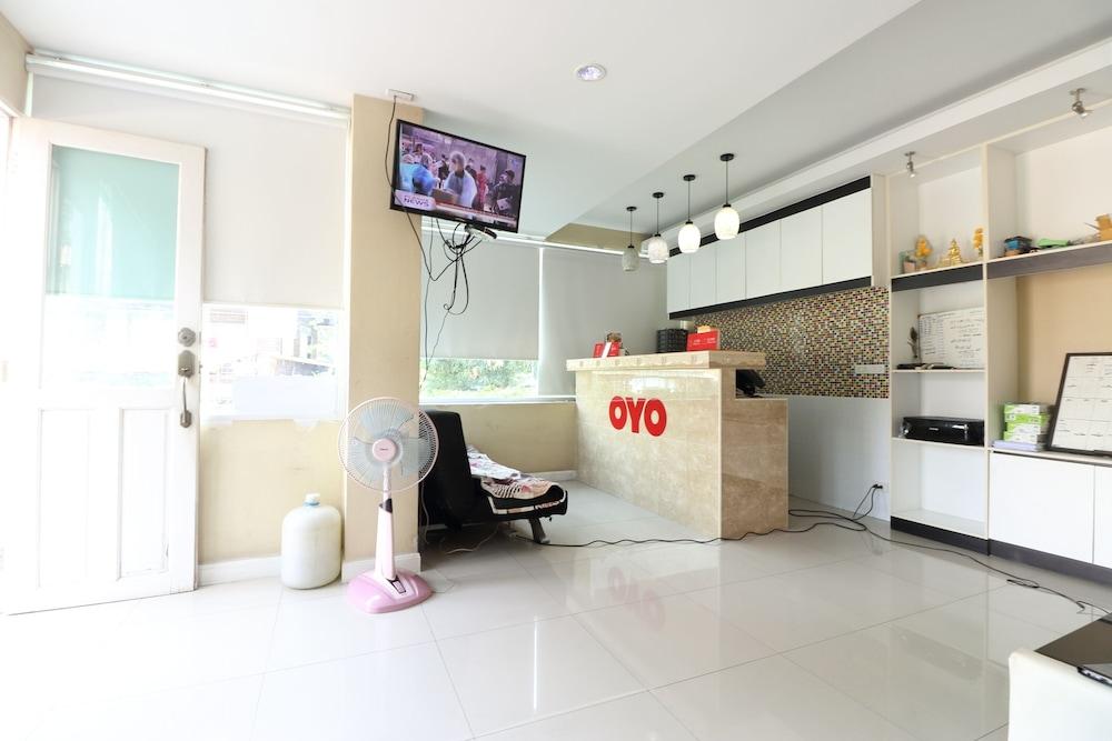 Oyo 75389 Pandora House Hotell Pattaya Exteriör bild