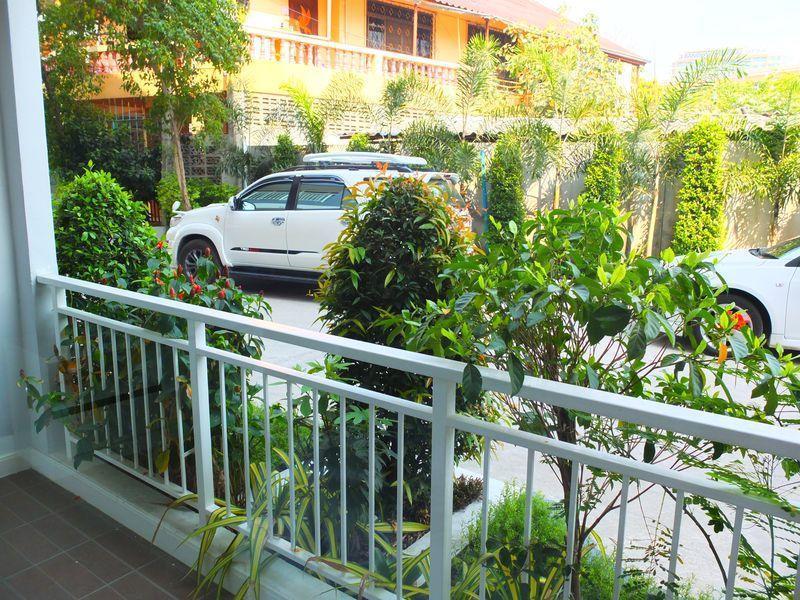 Oyo 75389 Pandora House Hotell Pattaya Exteriör bild