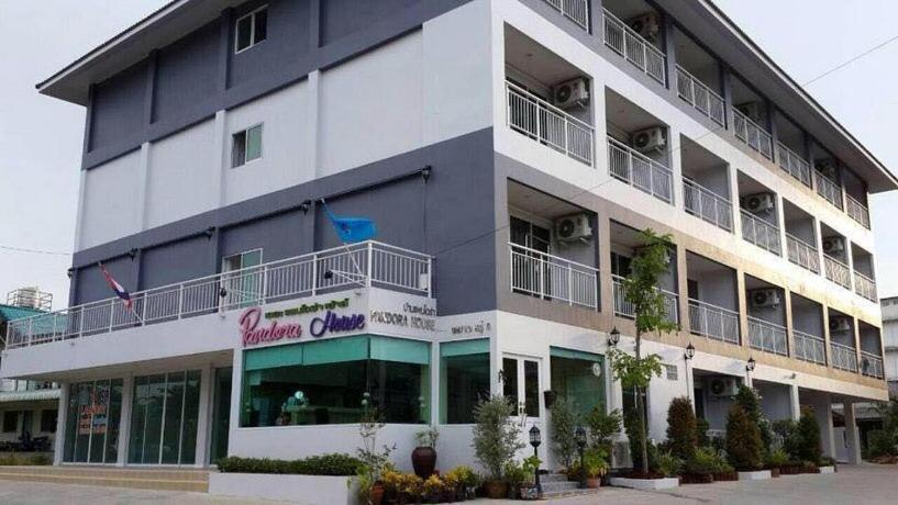 Oyo 75389 Pandora House Hotell Pattaya Exteriör bild