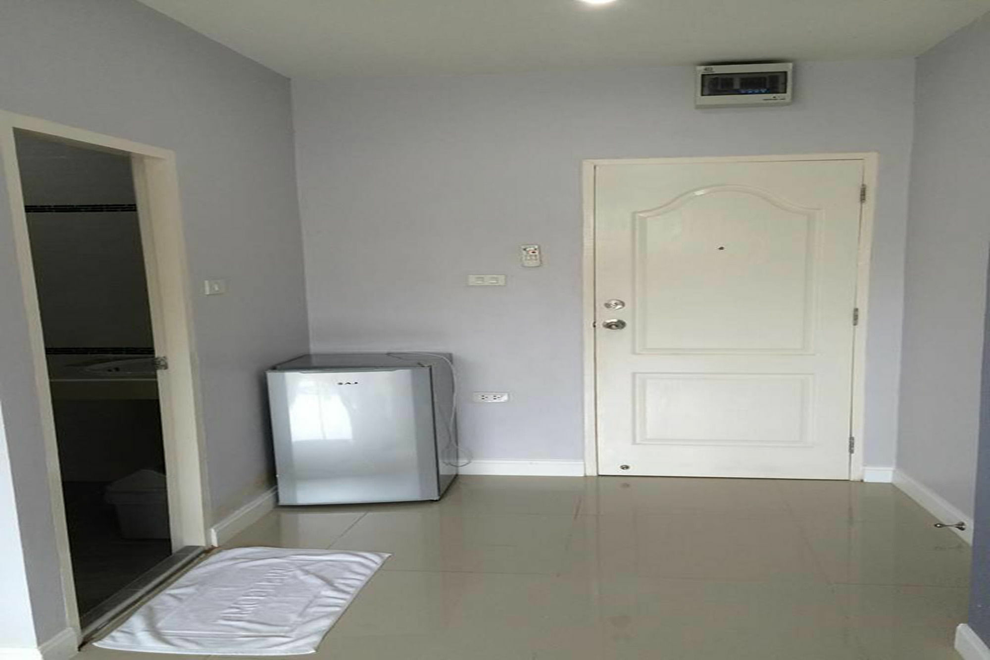 Oyo 75389 Pandora House Hotell Pattaya Exteriör bild