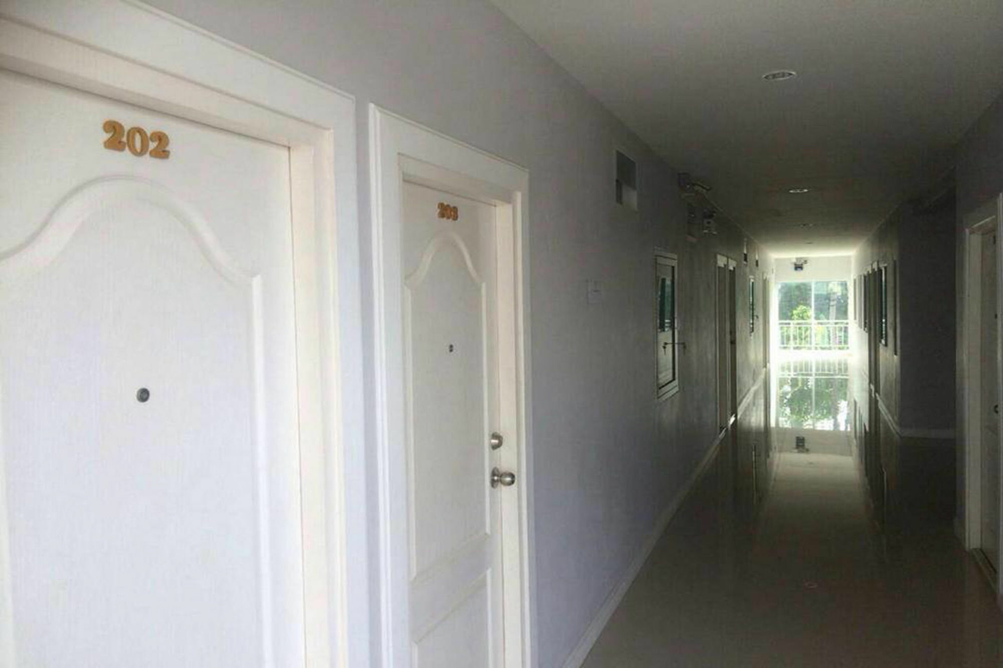 Oyo 75389 Pandora House Hotell Pattaya Exteriör bild
