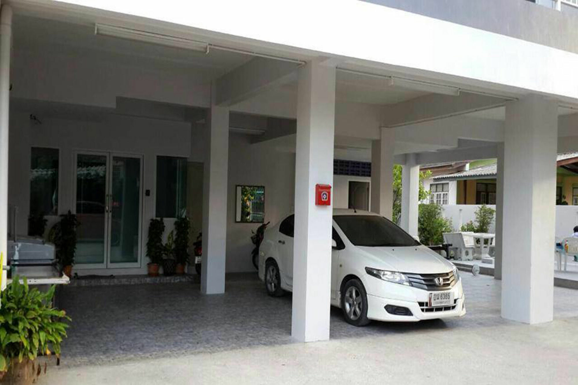 Oyo 75389 Pandora House Hotell Pattaya Exteriör bild