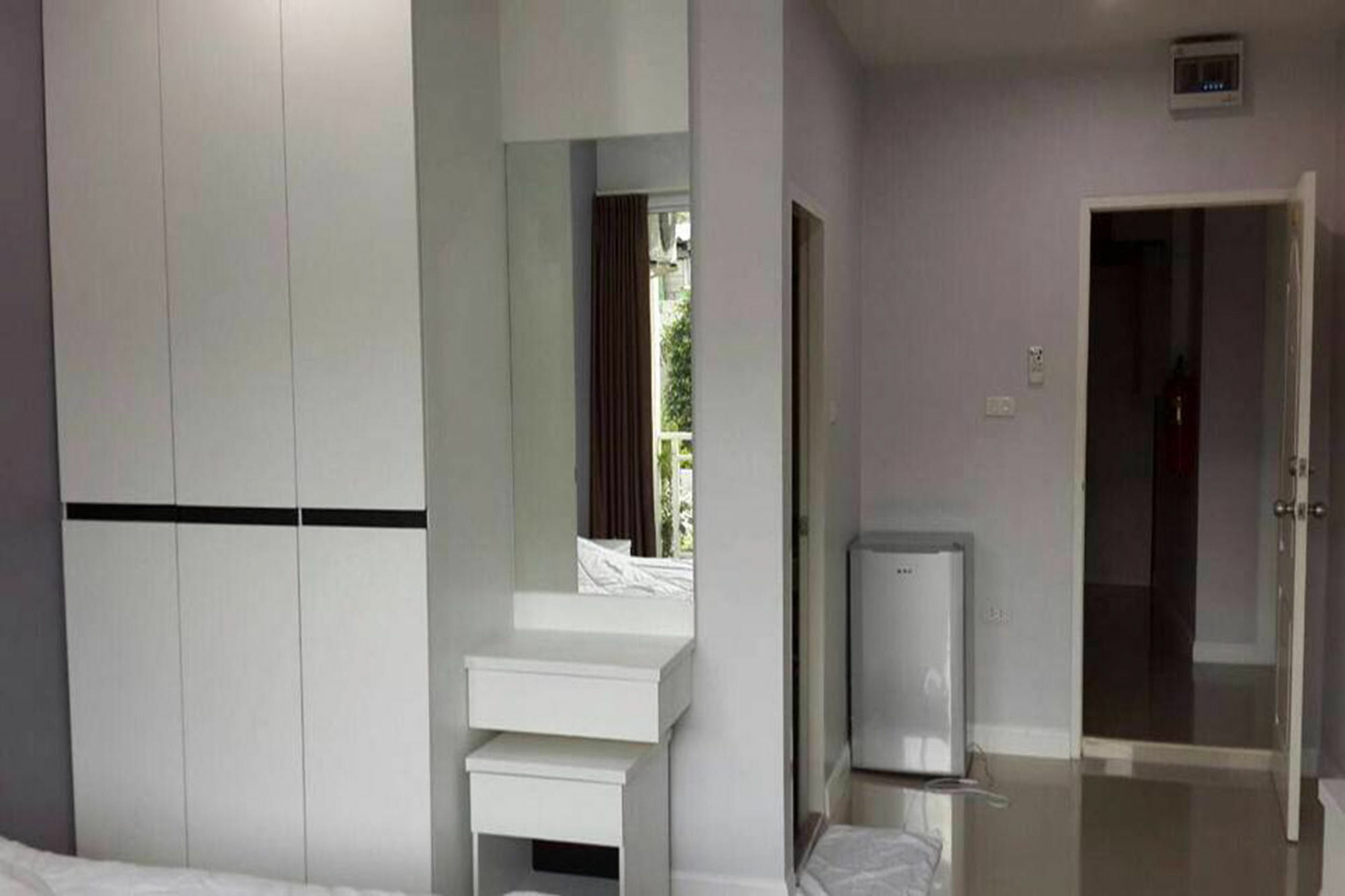 Oyo 75389 Pandora House Hotell Pattaya Exteriör bild