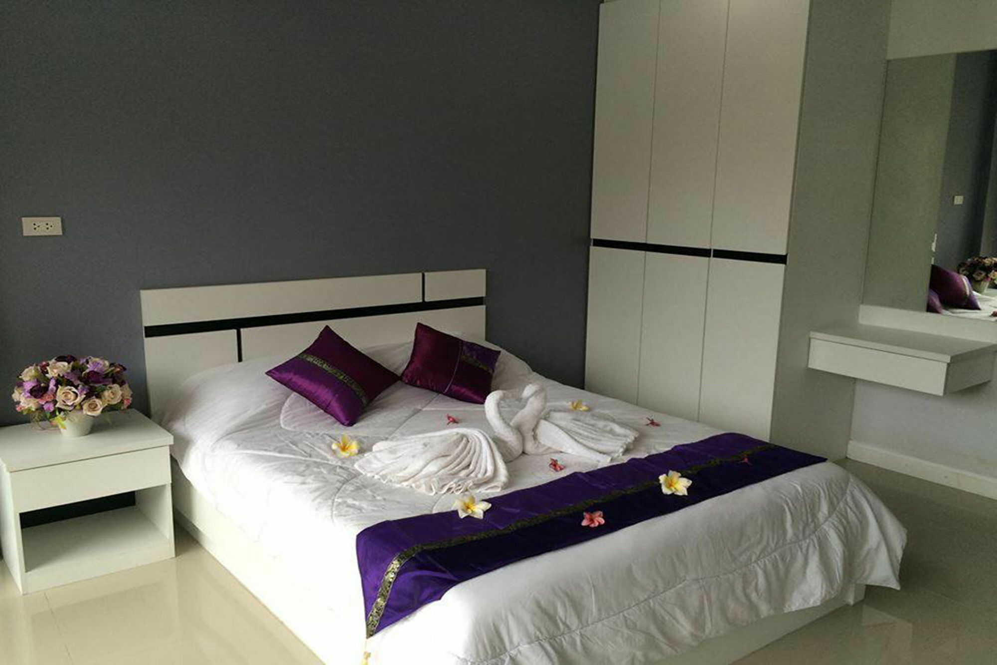 Oyo 75389 Pandora House Hotell Pattaya Exteriör bild