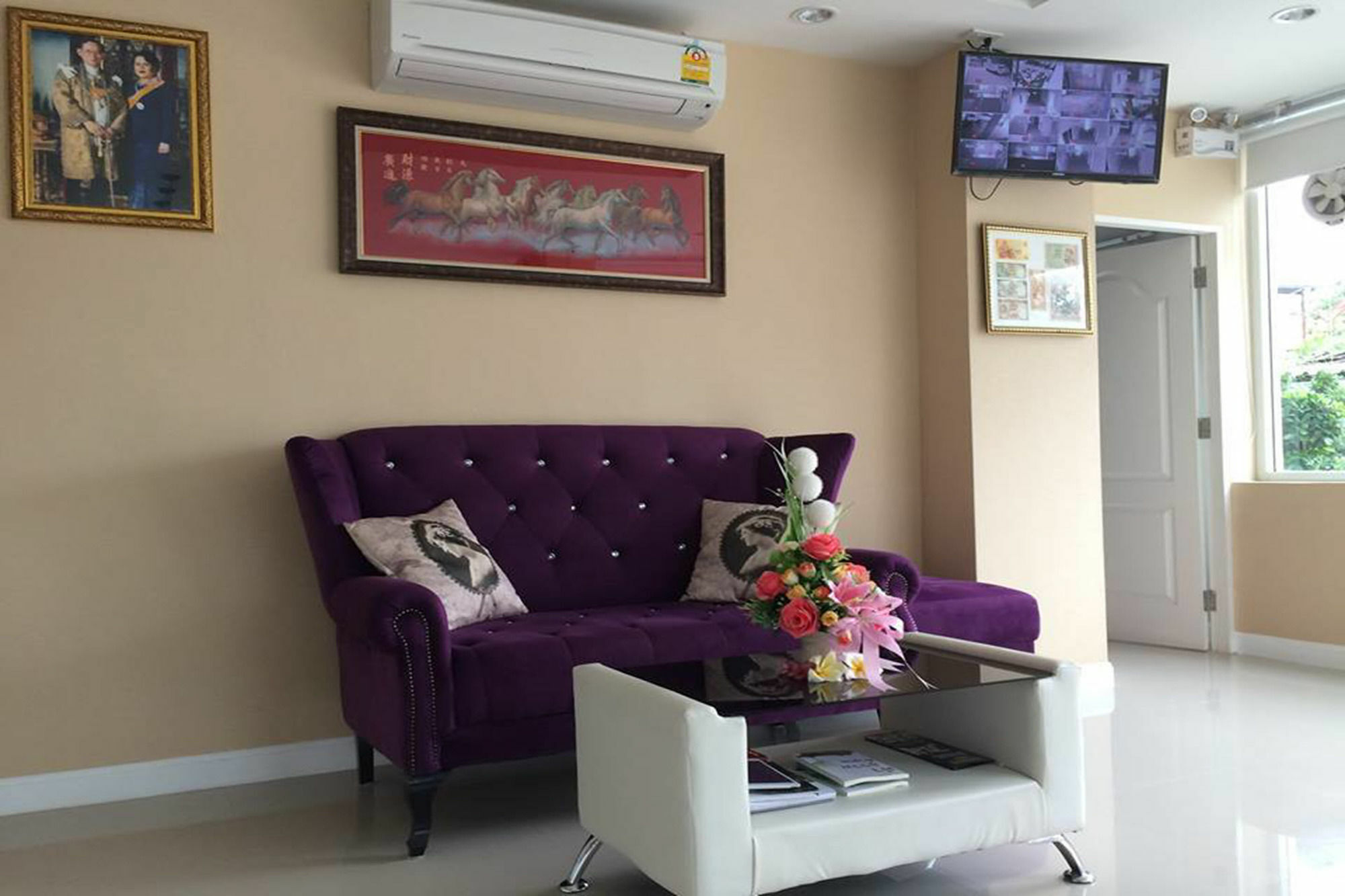 Oyo 75389 Pandora House Hotell Pattaya Exteriör bild